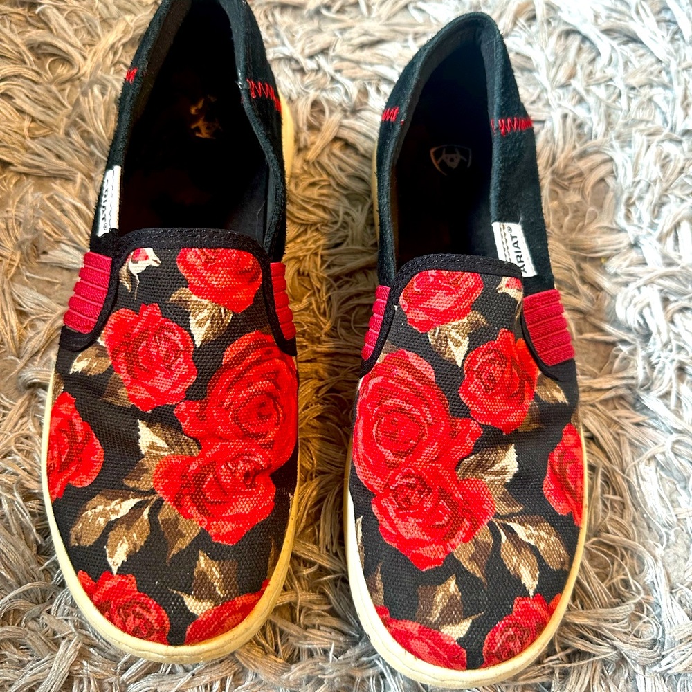 Ariat casual rose print shoes - style 10031598 Size 8.5